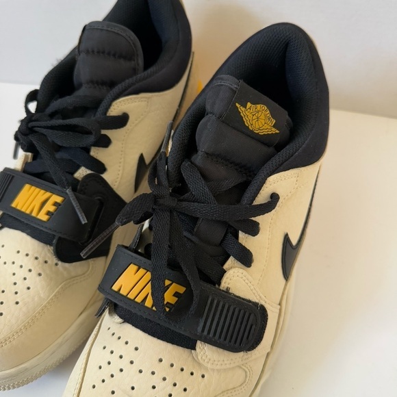 Nike Air Jordan Legacy Sneakers Low Pale CD7069-200 Unisex Cream Black SZ 8.5 - Picture 6 of 14